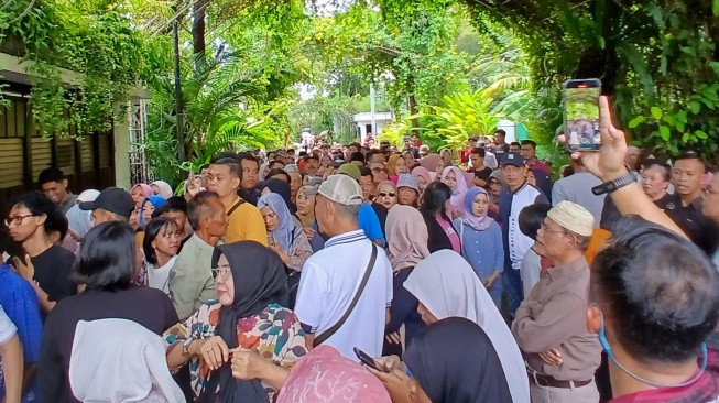 Momen Libur Panjang Isra Miraj di Solo, Rumah Jokowi 'Diserbu' Warga