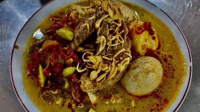 Lontong Cap Go Meh: Merajut Tradisi Warisan Kuliner Tionghoa dan Nusantara