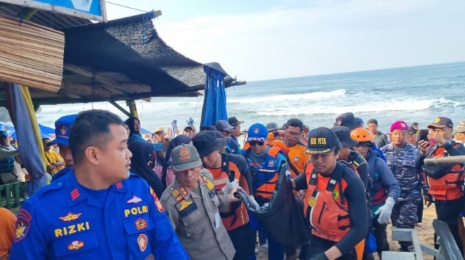 Siswa SMPN 7 Mojokerto yang Hilang Terseret Ombak Pantai Drini Akhirnya Ditemukan, Lokasi di Kedalaman 15 Meter