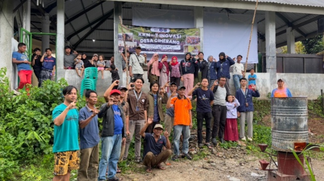 KKN-T IPB Ciptakan APS: Pendekatan Inovatif Mengurangi Sampah Desa Ciherang Bogor