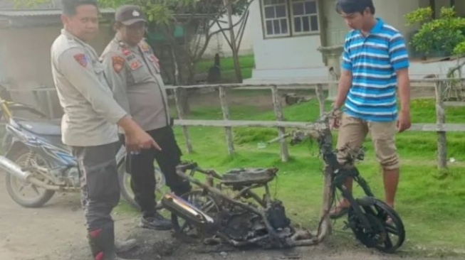 Siswa Bakar Motor Guru di Sumenep, Diancam 10 Tahun Penjara!