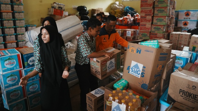 Semen Gresik Sigap Salurkan Bantuan Logistik untuk Korban Banjir dan Longsor Pekalongan