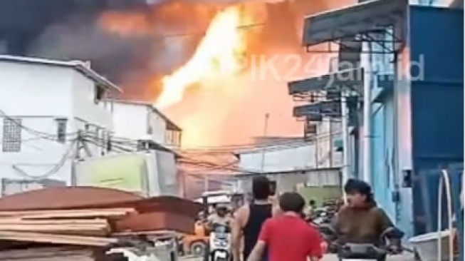 Pergudangan di Dadap Dekat PIK 2 Tangerang Terbakar, Terdengar Suara Ledakan