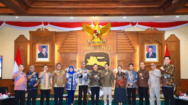 Perkuat Sinergi Pembangunan Daerah, Pemprov Jatim - DKI Jakarta Tandatangani Kesepakatan Bersama