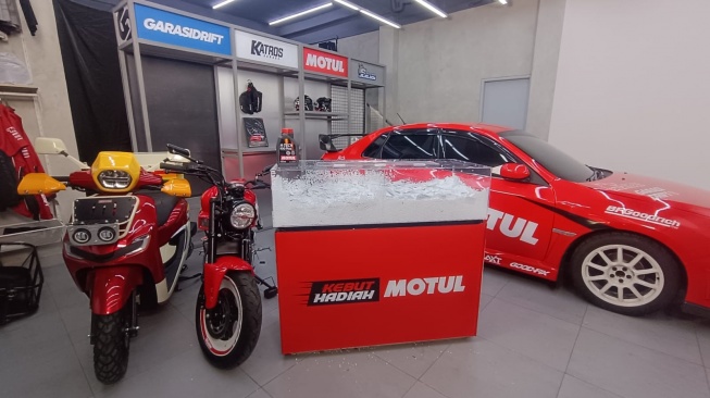 Motul Indonesia Serahkan Motor dan Mobil Hasil Modifikasi ke Pelanggan Setia