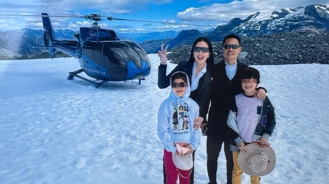 Potret liburan Agnes Jennifer dan keluarga di New Zealand. [Instagram/@agnes_jennifer]