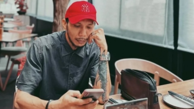 Potret Terbaru Norman Kamaru, Bekas Anggota Brimob yang Dipecat karena Fokus 'Ngartis'