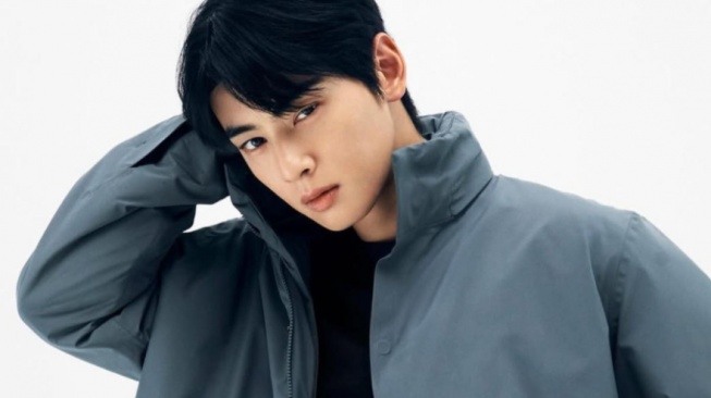 Effortless dan Fashionable, Ini 4 OOTD Cha Eun Woo untuk Segala Kesempatan