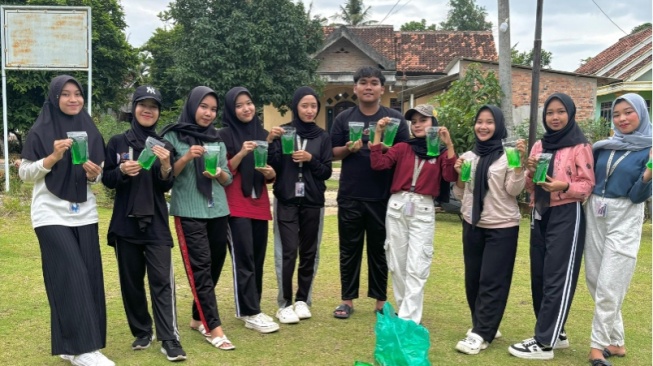 KKN Unila Adakan Pelatihan Pembuatan Sabun Cuci Piring Ekonomis di Desa Pagar Buana Lampung