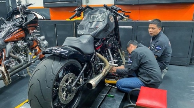 Fasilitas Premium! Nongkrong, Servis, Sampai Nonton Live Music di Diler Harley-Davidson Terbaru