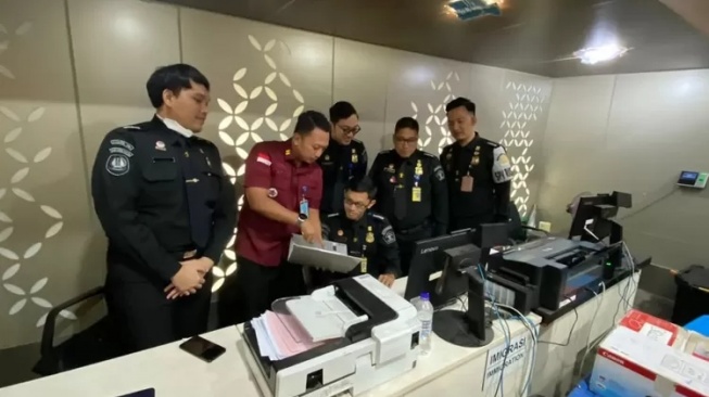 Berapa Gaji Pegawai Imigrasi? Menteri Agus Copot Pejabat Bandara Soetta Buntut Pungli WNA China