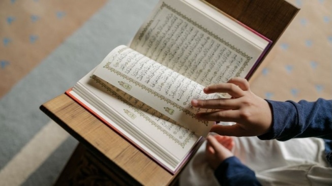 Dipertanyakan Ade Armando, Ini Manfaat Menghafal Al-Qur'an menurut Agama Islam