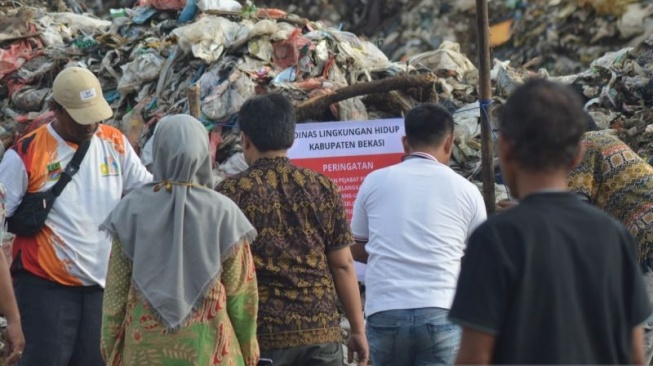 Sembilan TPA Sampah Ilegal Disegel Pemkab Bekasi