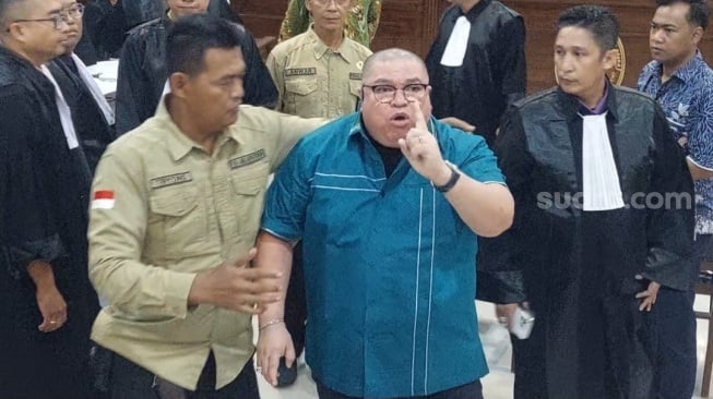 Rusuh Saat Sidang, Razman Arif Nasution Teriak-Teriak ke Hakim: Saya Tidak Takut Dipenjara!