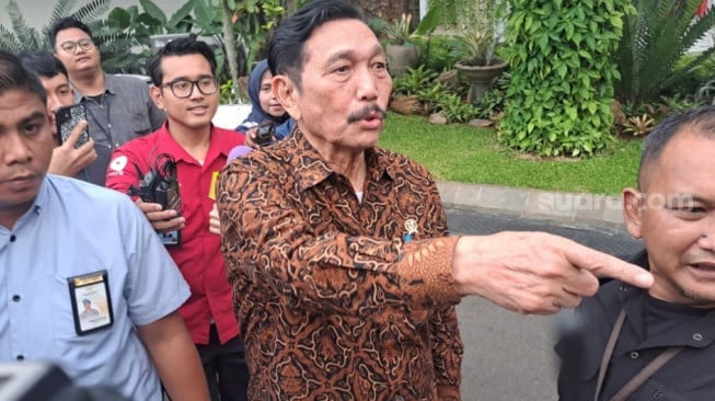 Luhut Jadi "Tameng" Investor: Laporkan Masalah Investasi Langsung ke Saya