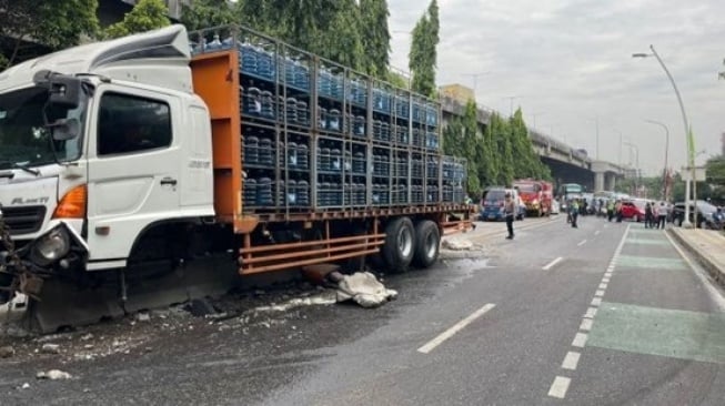 Kecelakaan Maut Truk Aqua di Gerbang Tol Ciawi, KPBB: Danone Harus Bertanggung Jawab!