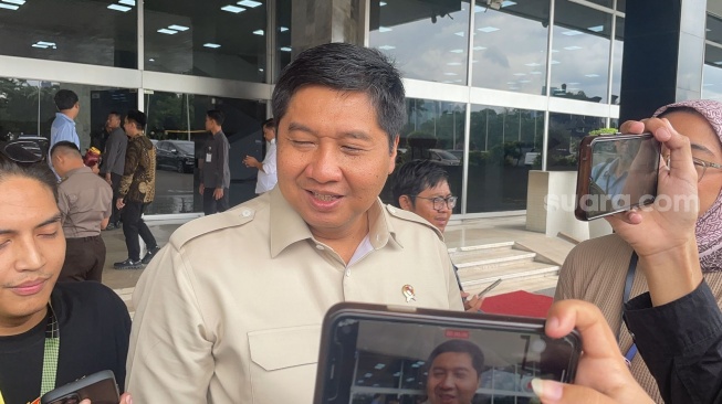 Hasto Bilang Keluarga Jokowi Harus Diperiksa, Maruarar: Jangan Ada Intervensi ke KPK