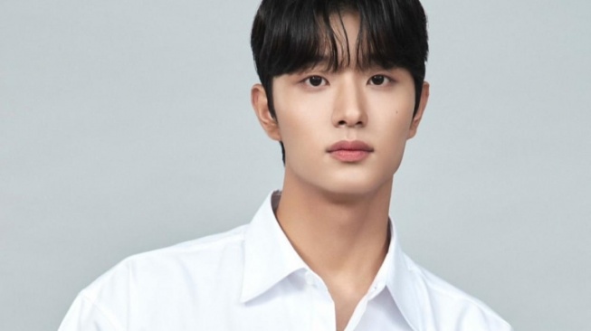 Simpel Nan Kece, Intip 4 Inspirasi Daily Outfit ala Kim Jae-won