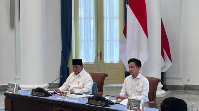 Prabowo Didampingi Gibran, Nuansa Biru Hiasi Sidang Perdana Wantannas di Istana Bogor, Sinyal Apa?