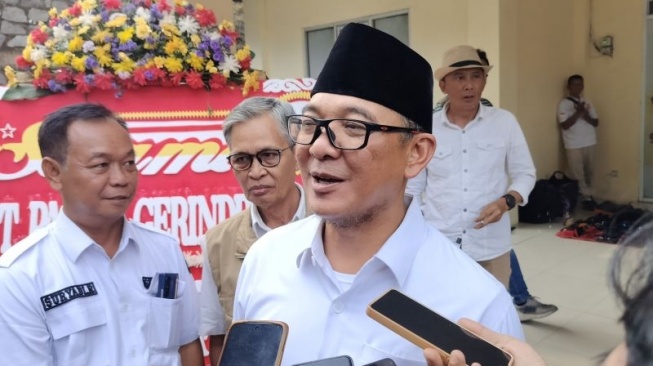 Ketua DPC Partai Gerindra Kabupaten Bogor Iwan Setiawan usai perayaan HUT ke-17 Partai Gerindra di Cibinong, Kabupaten Bogor, Kamis (6/2/2025). (ANTARA/M Fikri Setiawan)