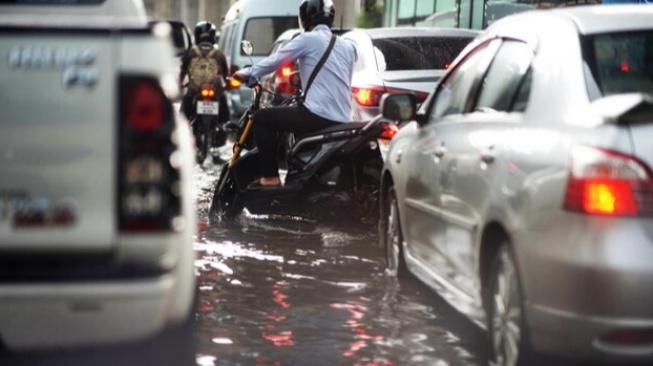 Jalur Alternatif Banjir Kaligawe Semarang Februari 2025, Pengendara Diimbau Lewat Sini