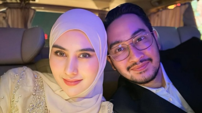 Syahnaz Sadiqah dan Jeje Govinda. [Instagram]