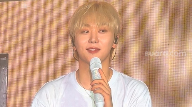 Seungkwan di konser Seventeen yang digelar di Jakarta International Stadium (JIS) pada Sabtu (8/2/2025). [Suara.com/Sumarni]