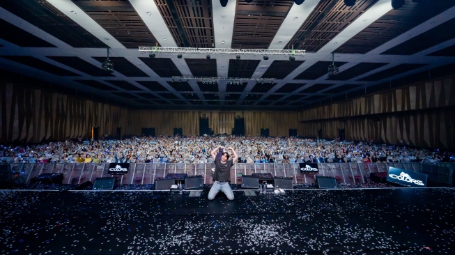 Kyuhyun Super Junior dalam konser tunggalnya di The Kasablanka Hall, Jakarta Selatan, Sabtu (8/2/2025). [CK Star Entertainment]