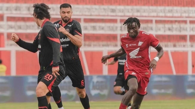 Hasil BRI Liga 1: Balotelli Kartu Merah, Arema FC Tahan PSM Makassar