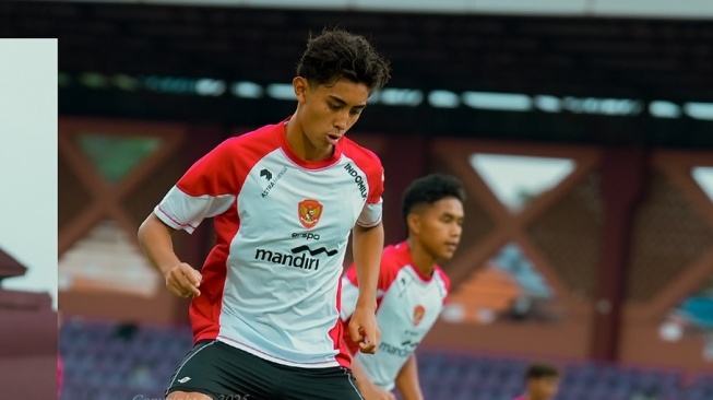 Bek Timnas Indonesia U-20, Welber Jardim menjadi satu dari tiga pemain abroad di skuad Garuda Nusantara untuk Piala Asia U-20 2025 di China. [Dok. IG/@timnasindonesia]