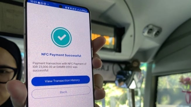 QRIS Tap NFC Bakal Diterapkan di Transportasi Umum Jakarta