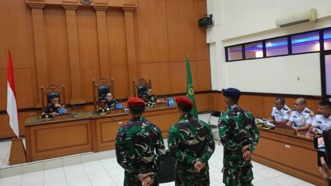 Sidang pembacaan dakwaan perkara penembakan terhadap bos rental mobil di Rest Area KM45 di Pengadilan Militer II-08 Jakarta, Cakung, Jakarta Timur, Senin (10/2/2025). (ANTARA/Siti Nurhaliza).