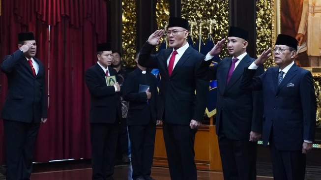 Deddy Corbuzier Resmi Dilantik Jadi Stafsus Menteri Pertahanan. [Instagram/dc.kemhan]