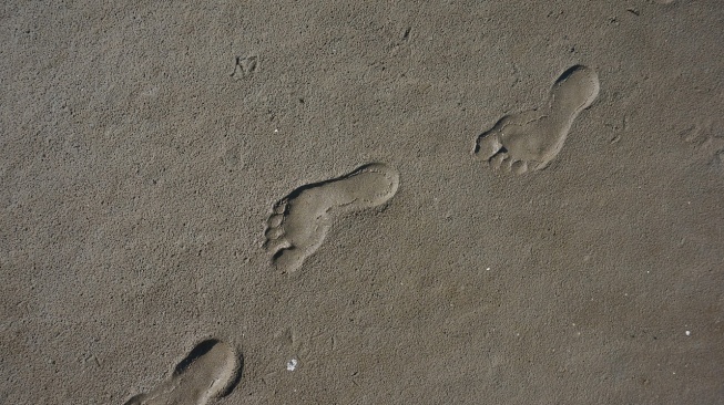 Terungkap Misteri Jejak Kaki Berusia 4.000 Tahun di Dekat Pompeii