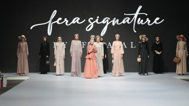 Fera signature karya Fera Ali tampil Indonesia Fashion Aesthetics (IFA) 2025 di Ballroom Intercontinental Hotel Jakarta Pondok Indah, Senin (10/2/2025). (Dok. Fera Ali)