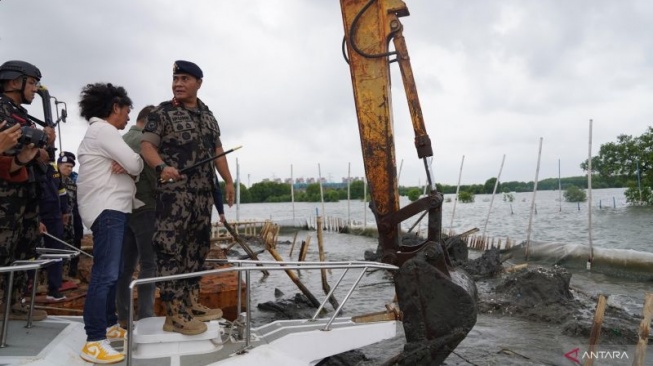 PT TRPN Mengaku Salah dan Bongkar Pagar Laut, Deolipa: Kami Merasa Berdosa