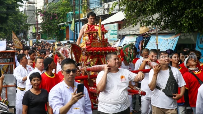 Suasana pawai perayaan Cap Go Meh di Pancoran Chinatown, Glodok, Jakarta Barat, Rabu (13/2/2025). [Suara.com/Alfian Winanto]