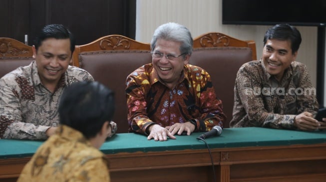 Suasana jalannya sidang putusan gugatan praperadilan yang diajukan Sekjen PDIP Hasto Kristiyanto di Pengadilan Negeri Jakarta Selatan, Kamis (13/2/2025). [Suara.com/Alfian Winanto]