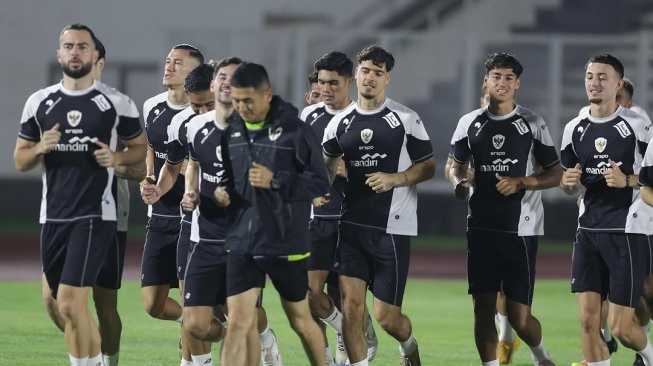 Pemain keturunan Indonesia, Jordi Amat berlatih bersama skuad Timnas Indonesia. [Dok. Instagram/@jordiamat5]