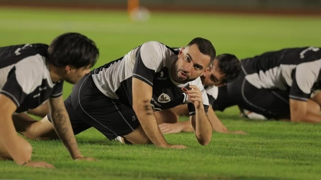 Pemain keturunan Indonesia, Jordi Amat berlatih bersama skuad Timnas Indonesia. [Dok. Instagram/@jordiamat5]