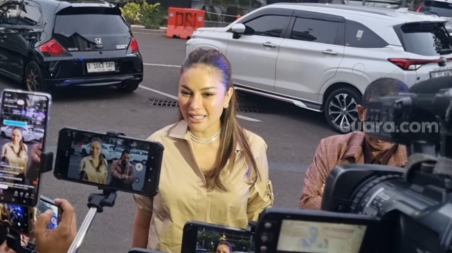 Giliran Nikita Mirzani Ledek Razman Arif Nasution Usai Izin Advokat Dicabut: Dia Lagi Nyari Kutu Istri