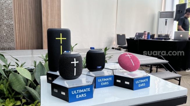 Logitech rilis speaker empat Ultimate Ears ke Indonesia pada Kamis (13/2/2025). [Suara.com/Dicky Prastya]