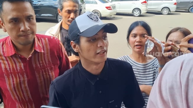 Vadel Badjideh Tetap Cinta Laura Meizani Meski Ditentang Nikita Mirzani