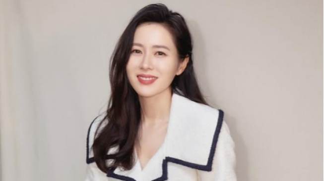 Ditawari Drama Variety, Son Ye Jin Perankan Karakter Mirip Min Hee Jin?