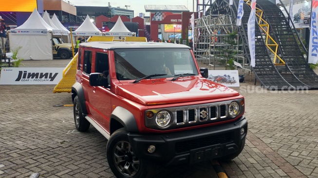 Suzuki Jimny Salah Satu Bintang IIMS 2025, Jangan Lewatkan Kesempatan Buat Buktikan Keandalannya!