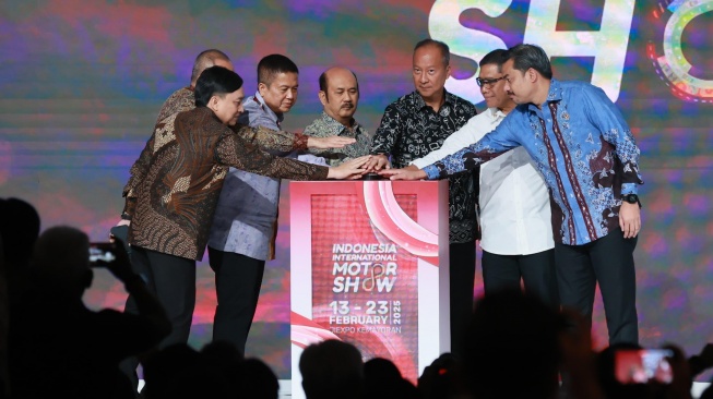 Kembali Hadir di IIMS 2025, PLN Dorong Green Future Kendaraan Listrik di Indonesia