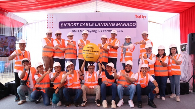 Telin Perlebar Gerbang Digital Indonesia : Kabel Bifrost Mendarat di Manado