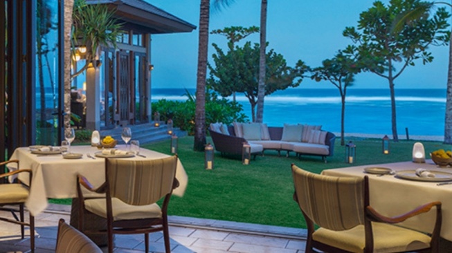 Rayakan Valentine Romantis di The Ritz-Carlton, Bali dengan Pemandangan Laut yang Menawan (Instagram)