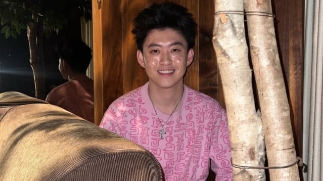 Ada Saja Gebrakannya, Rich Brian Rayakan Valentine di Tempat Tak Terduga