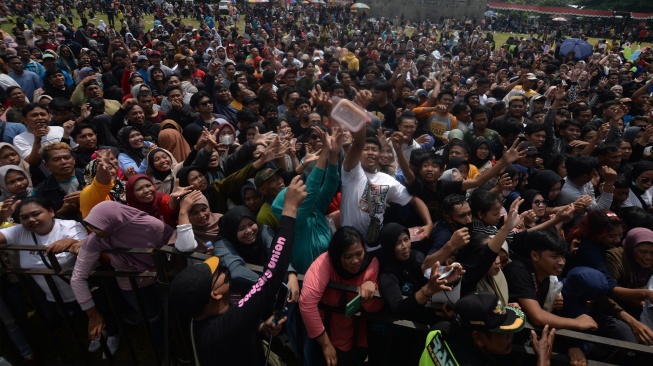 Kemeriahan Festival Durian Jatinom 2025 di Klaten